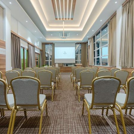 Samann Host Hotel Hulhumale Bagian luar foto
