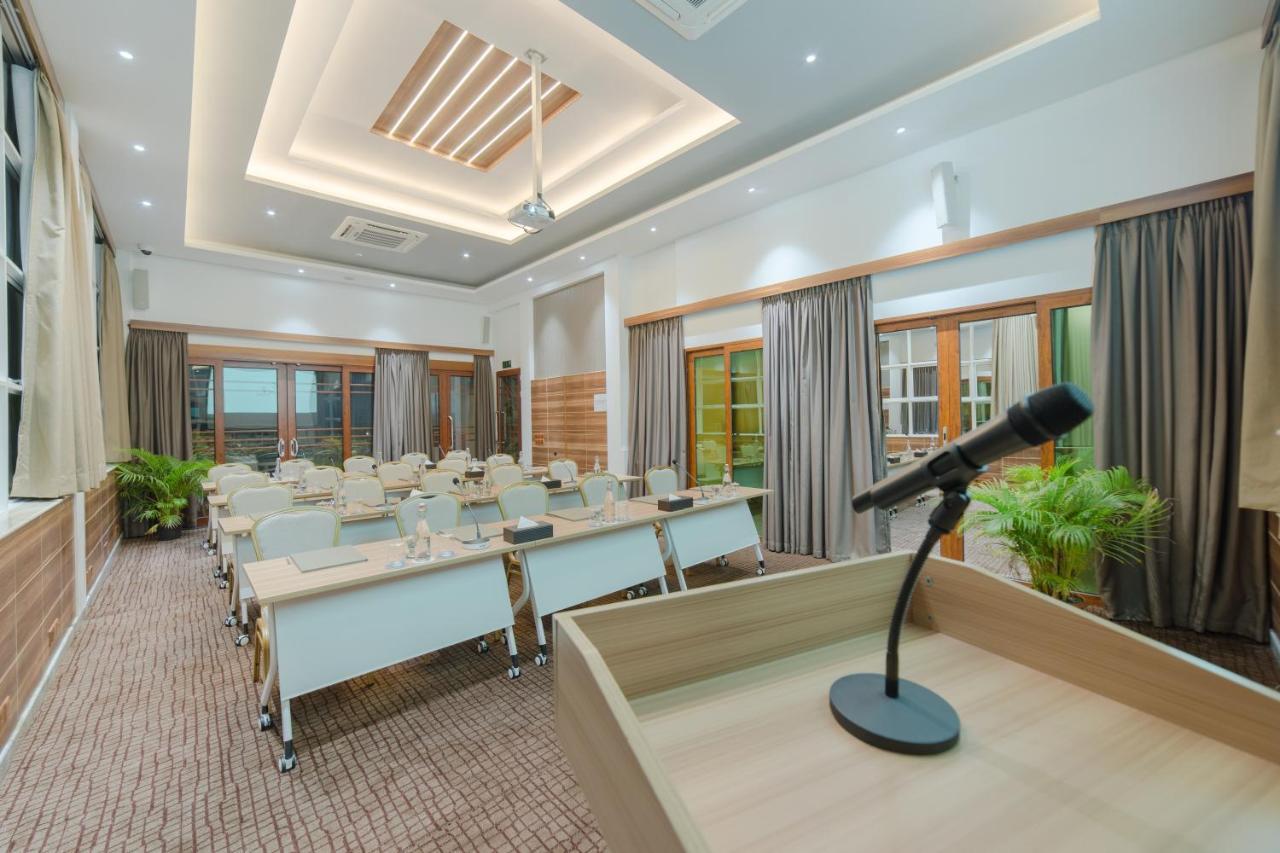 Samann Host Hotel Hulhumale Bagian luar foto