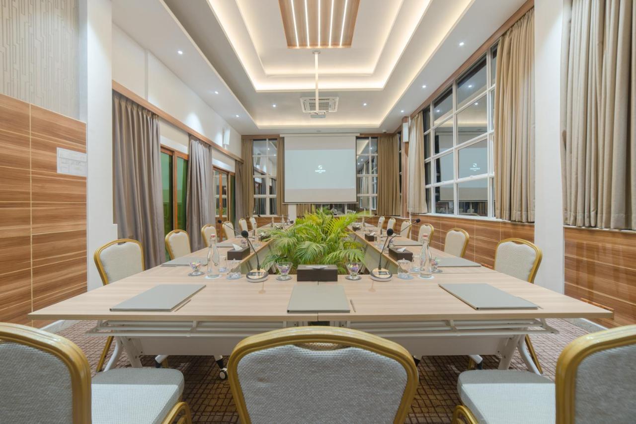 Samann Host Hotel Hulhumale Bagian luar foto